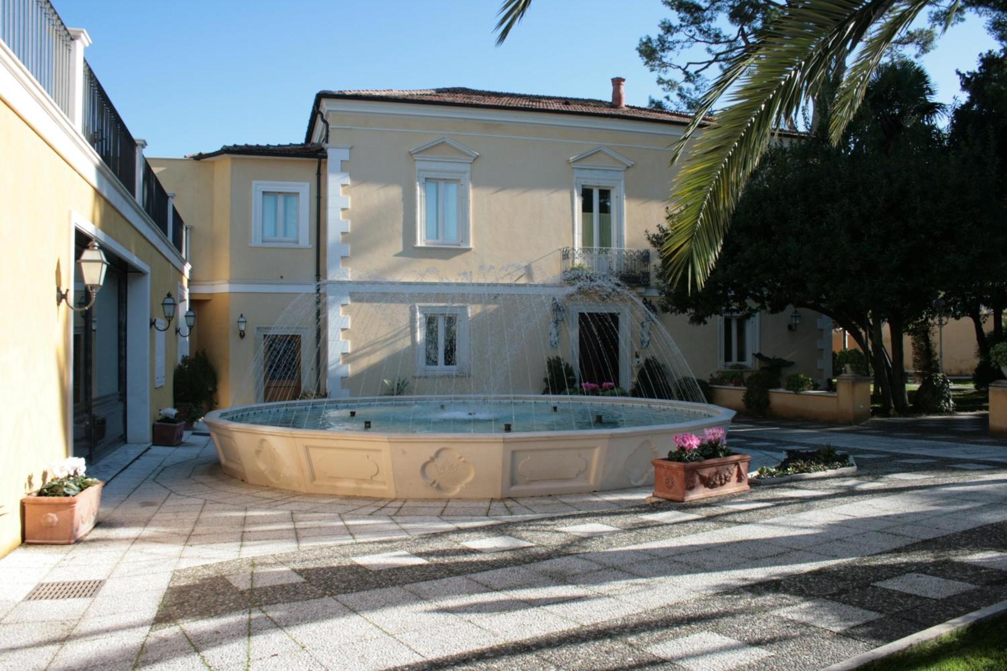 Regis Resort & Wellness Turrivalignani Exterior photo