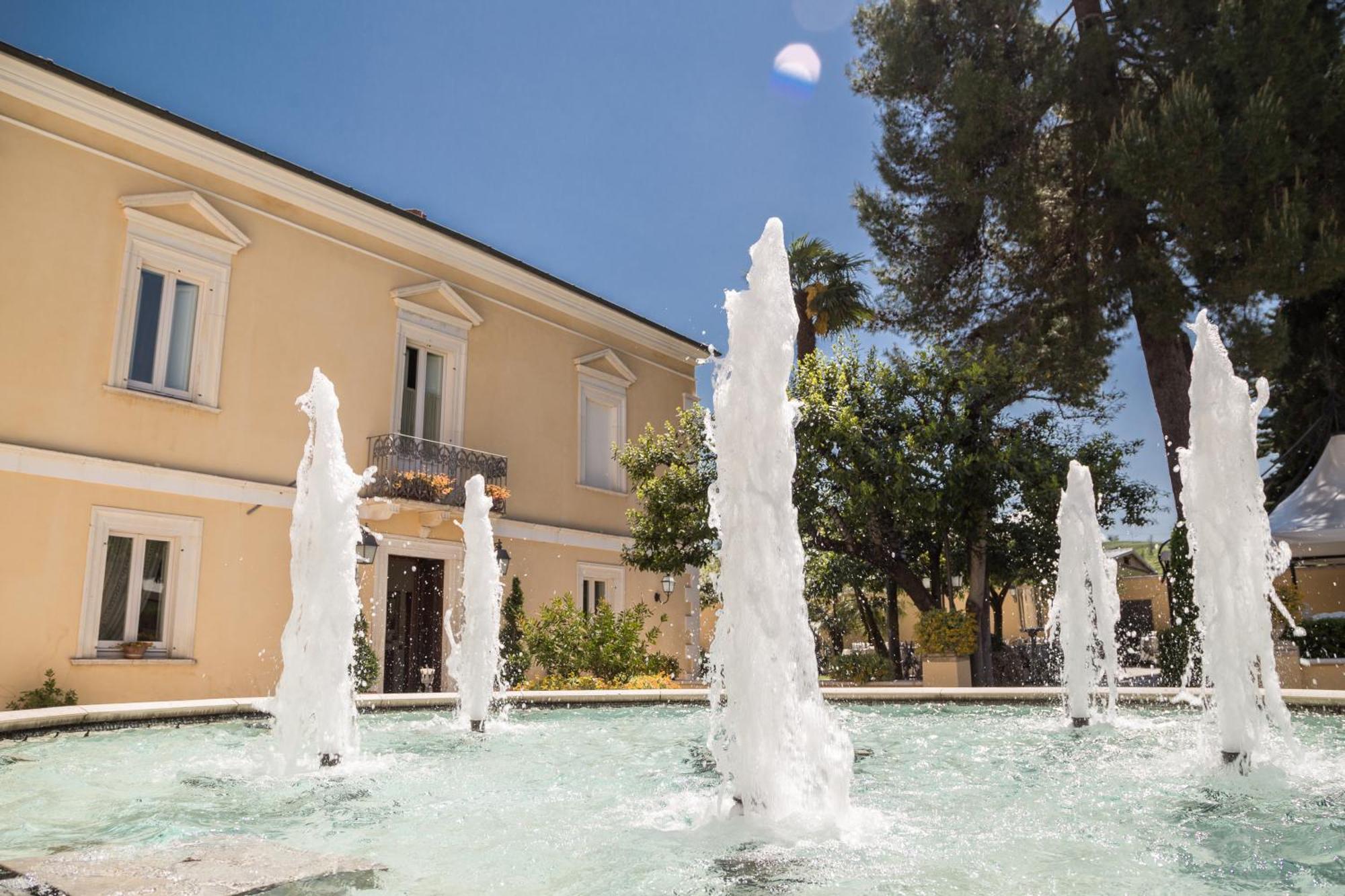 Regis Resort & Wellness Turrivalignani Exterior photo